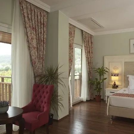 ホテル Padok Premium & Stables 4*