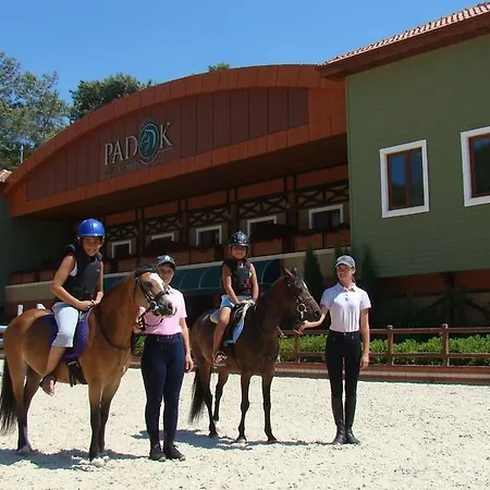 מלון Padok Premium & Stables