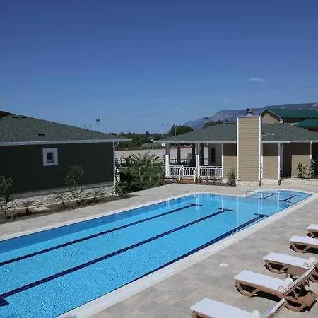 מלון Padok Premium & Stables 4*
