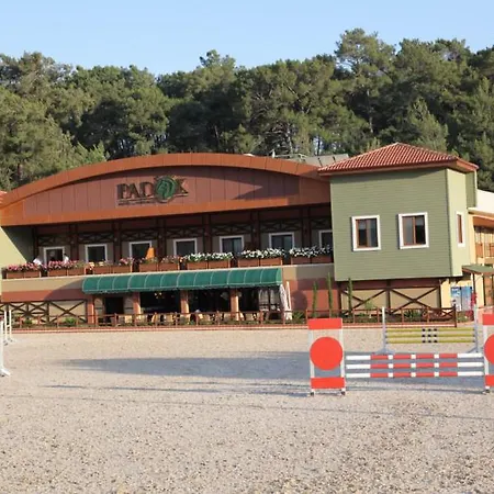 Szálloda Padok Premium & Stables
