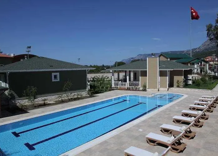 מלון Padok Premium & Stables 4*